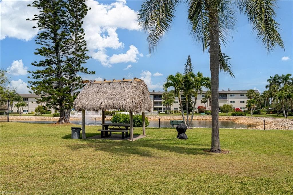 1014 Manatee RD # F102, NAPLES FL 34114-22