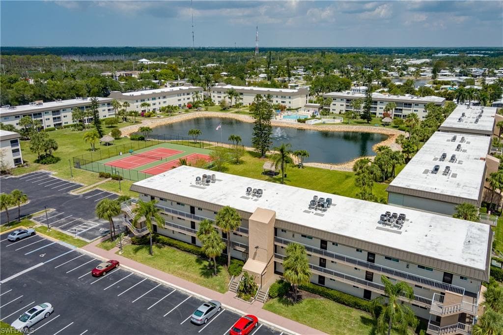 1014 Manatee RD # F102, NAPLES FL 34114-35