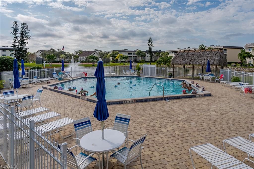 1014 Manatee RD # F102, NAPLES FL 34114-23