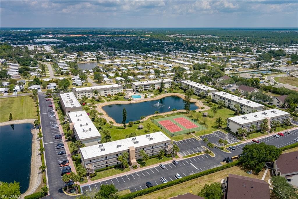 1014 Manatee RD # F102, NAPLES FL 34114-33