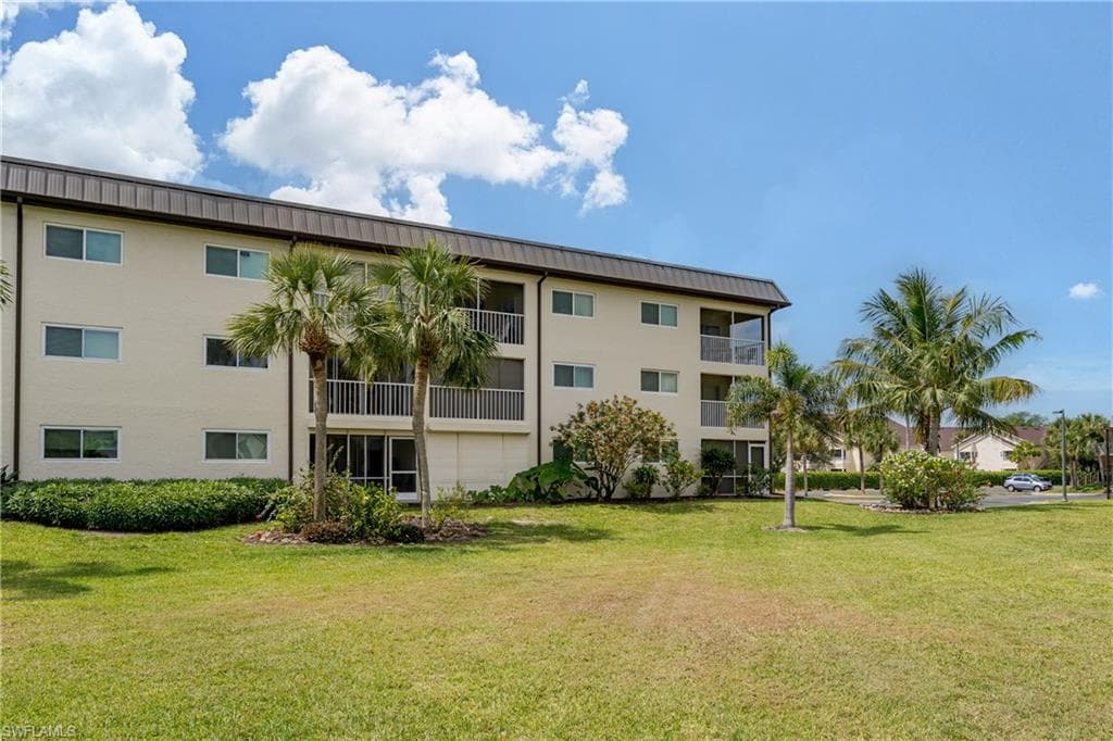 1014 Manatee RD # F102, NAPLES FL 34114-20