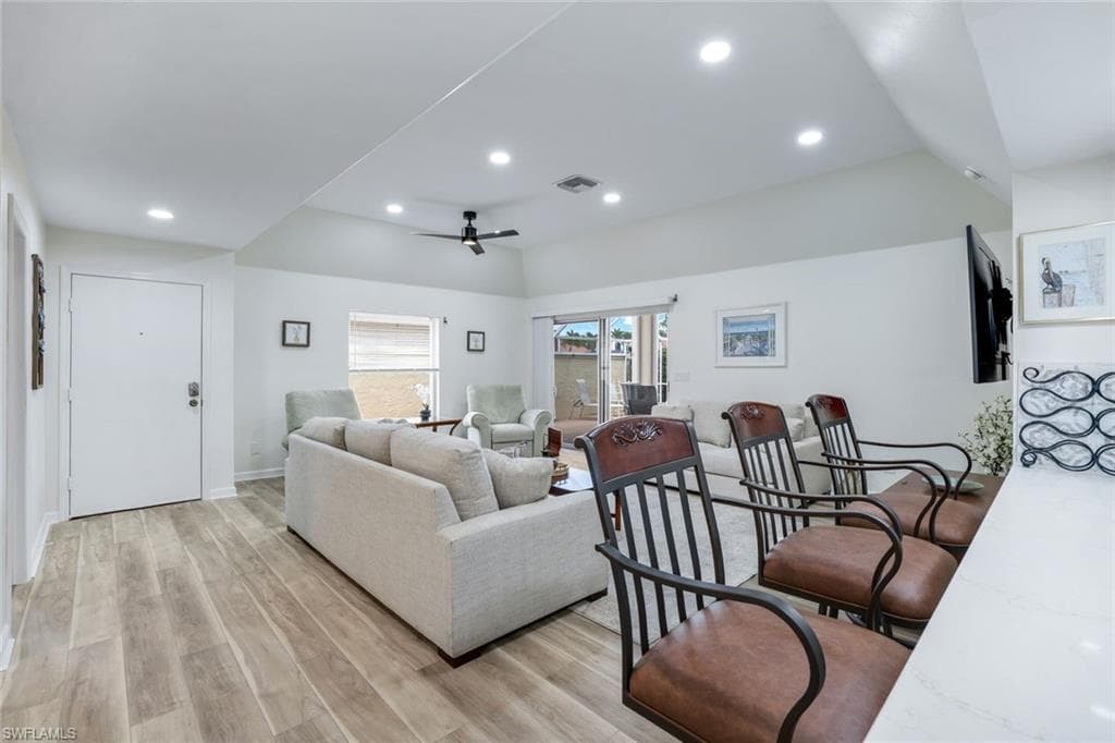 156 Sabal Lake DR, NAPLES FL 34104-2