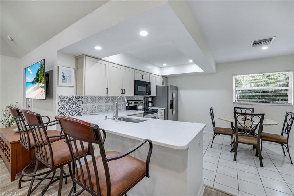 156 Sabal Lake DR, NAPLES FL 34104-4