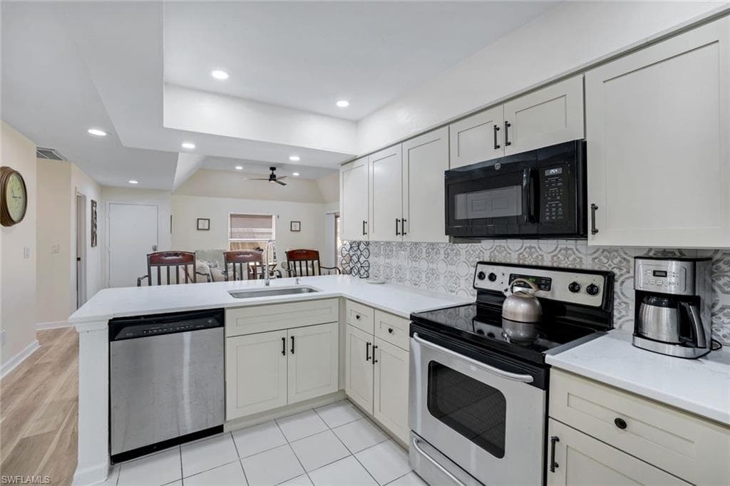 156 Sabal Lake DR, NAPLES FL 34104-3