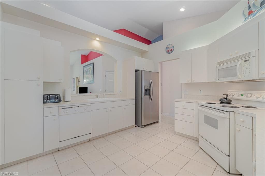 20151 Seagrove ST # 207, ESTERO FL 33928-8