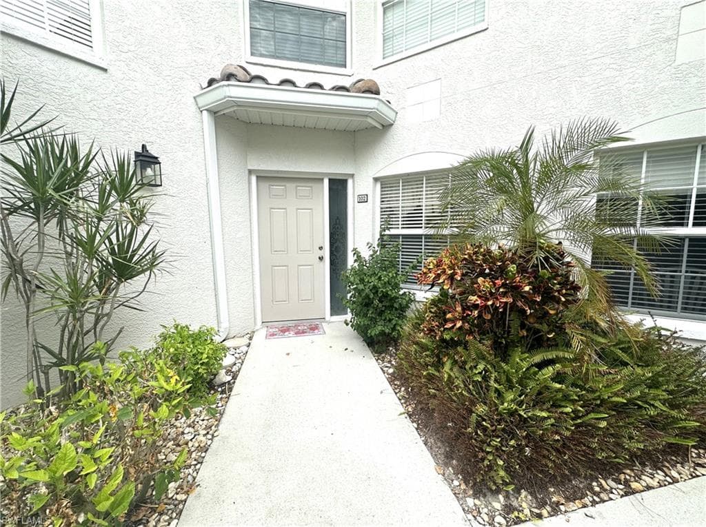 6816 Satinleaf RD S # 102, NAPLES FL 34109-2