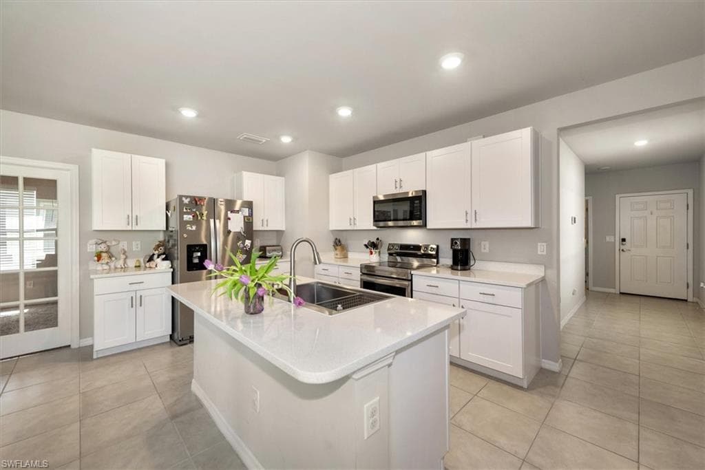 8813 Swell Brooks CT, NORTH FORT MYERS FL 33917-8