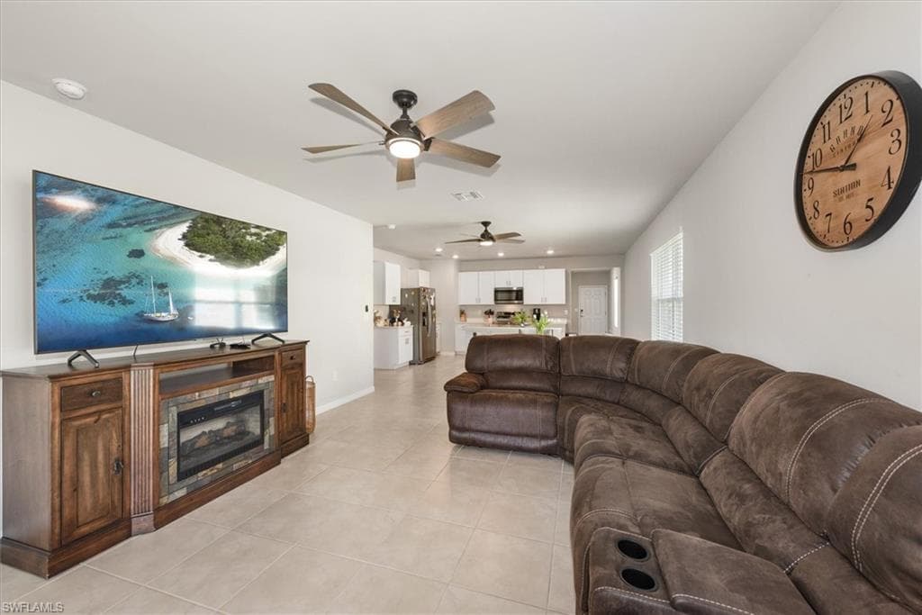 8813 Swell Brooks CT, NORTH FORT MYERS FL 33917-9