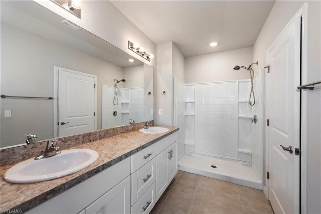 8813 Swell Brooks CT, NORTH FORT MYERS FL 33917-18