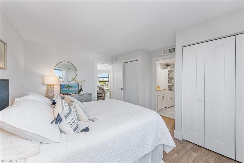 1085 Bald Eagle DR # E409, MARCO ISLAND FL 34145-10