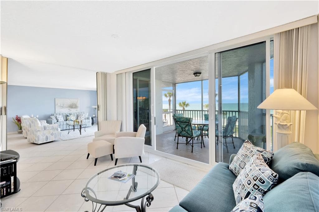 10701 Gulf Shore DR # 302, NAPLES FL 34108-6