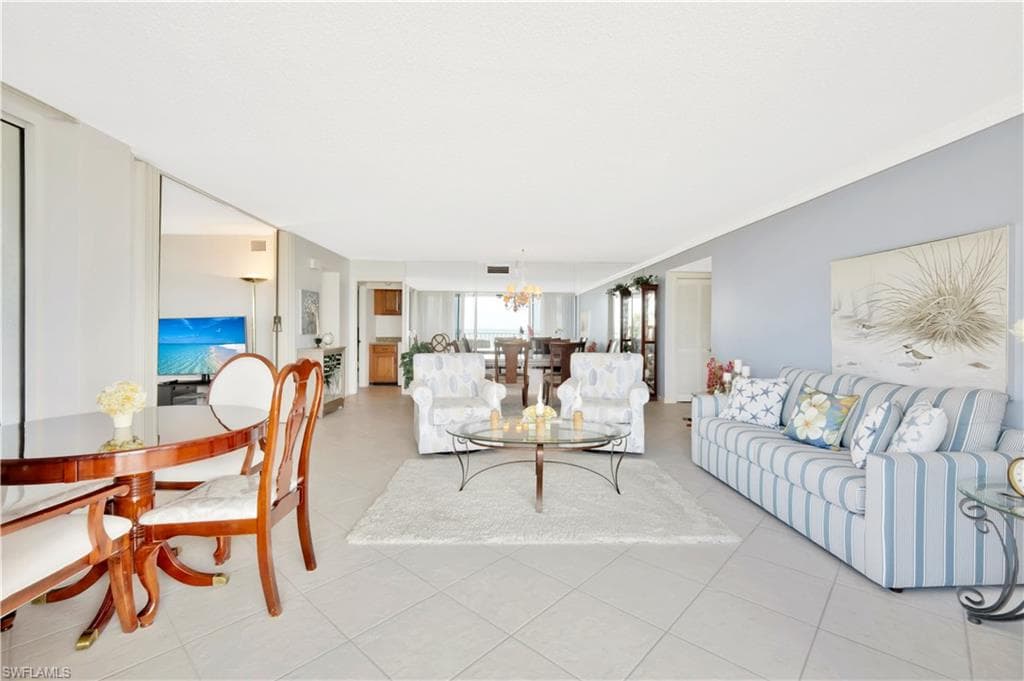 10701 Gulf Shore DR # 302, NAPLES FL 34108-4