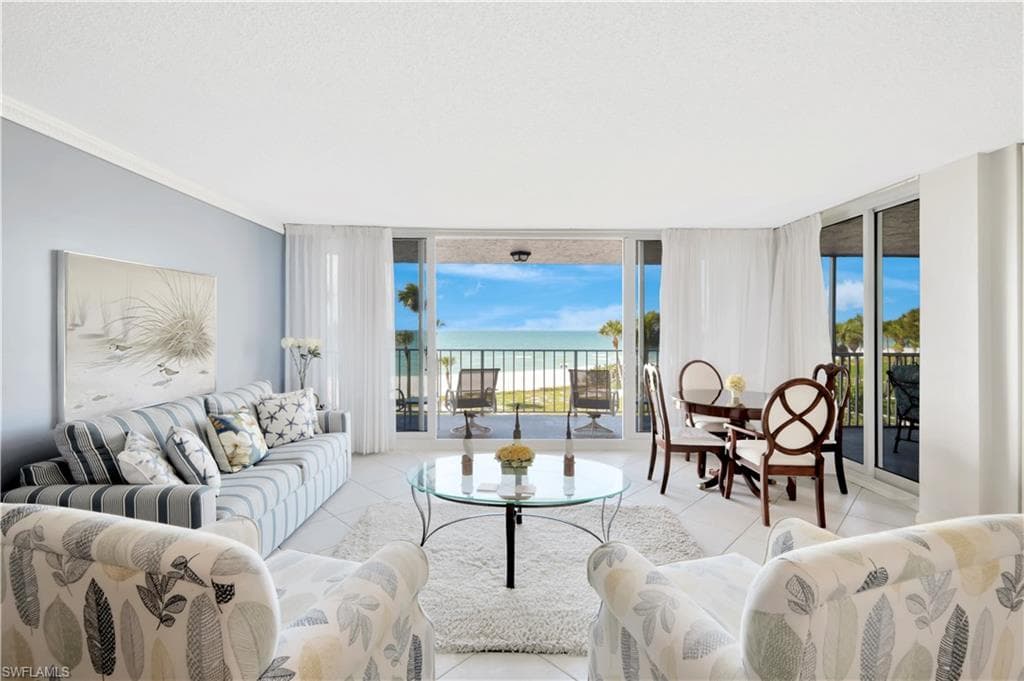 10701 Gulf Shore DR # 302, NAPLES FL 34108-3