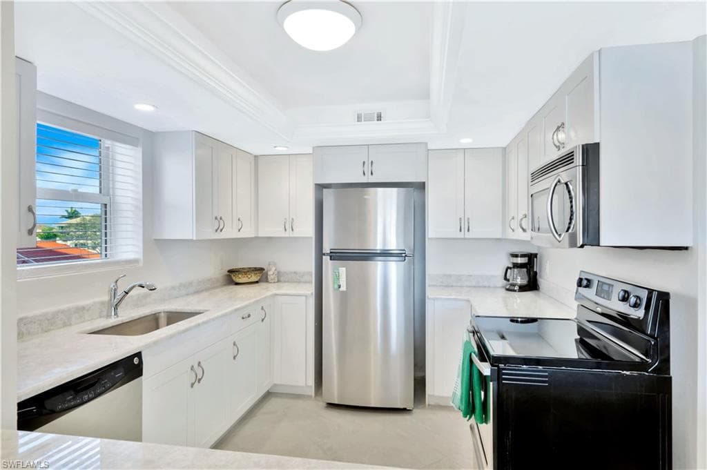 10701 Gulf Shore DR # 302, NAPLES FL 34108-7