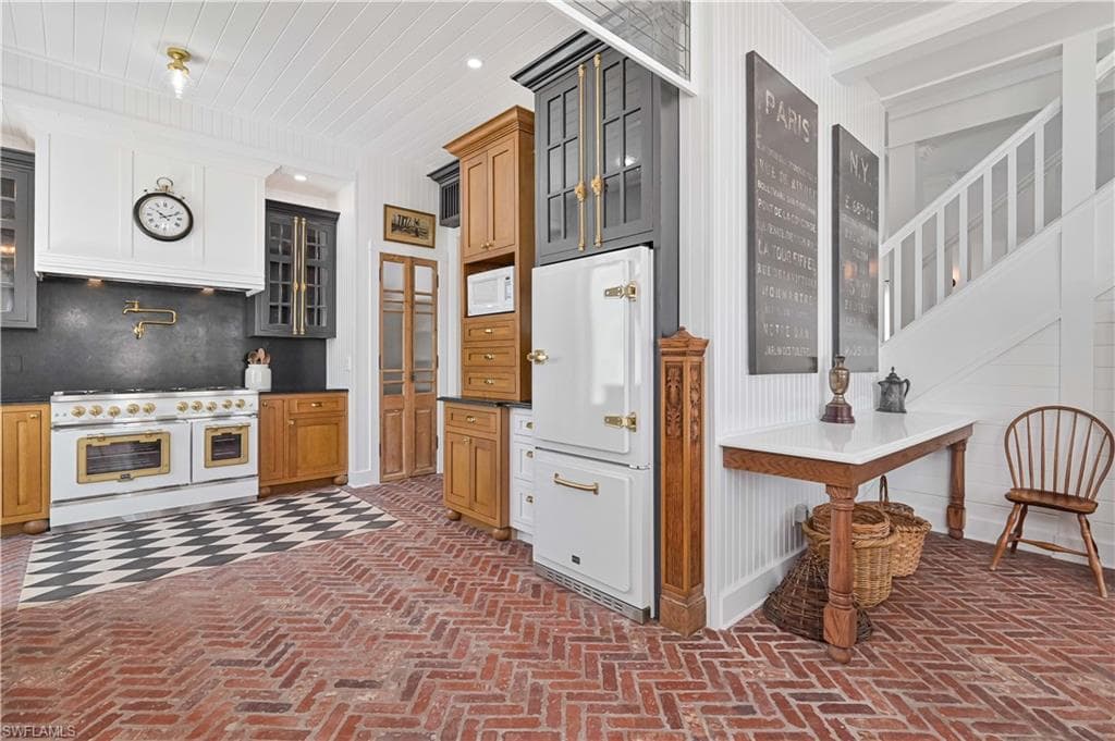 8241 Main ST, BOKEELIA FL 33922-22