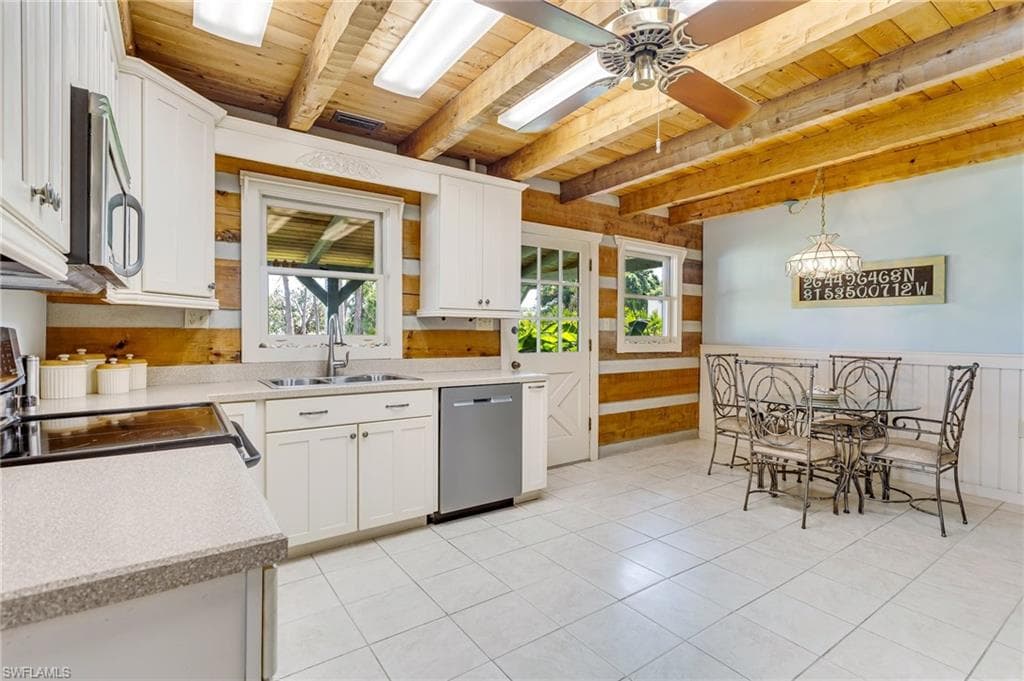 18631 Baseleg AVE, NORTH FORT MYERS FL 33917-14