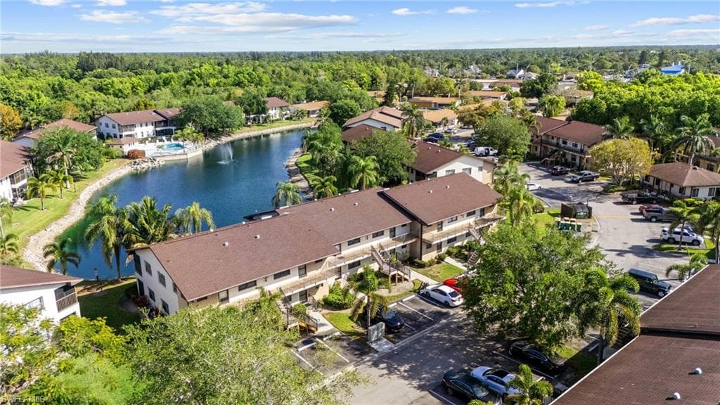 5323 Treetops DR # T203, NAPLES FL 34113-1