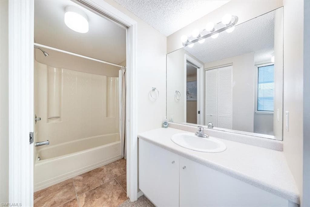 64 4th ST # B208, BONITA SPRINGS FL 34134-15