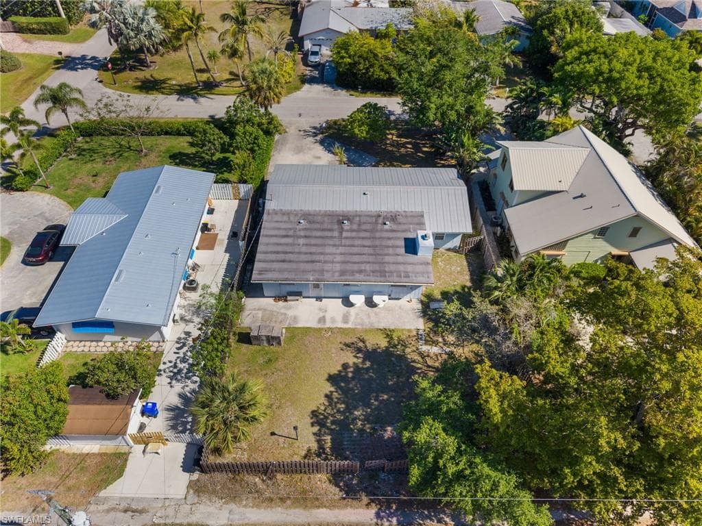 1032 29th AVE N, NAPLES FL 34103-4