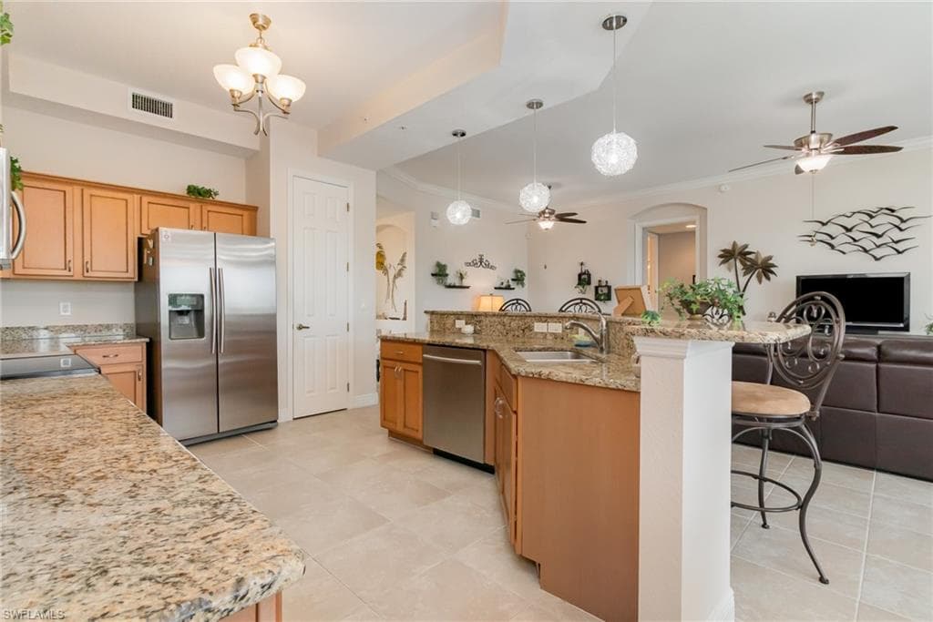 174 Shadroe Cove CIR # 1002, CAPE CORAL FL 33991-12