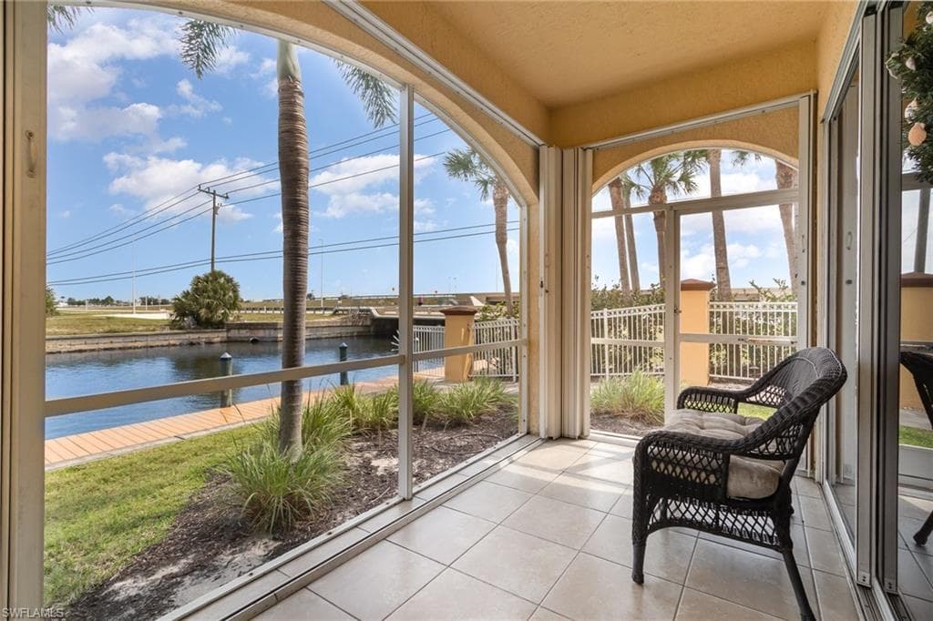 174 Shadroe Cove CIR # 1002, CAPE CORAL FL 33991-7