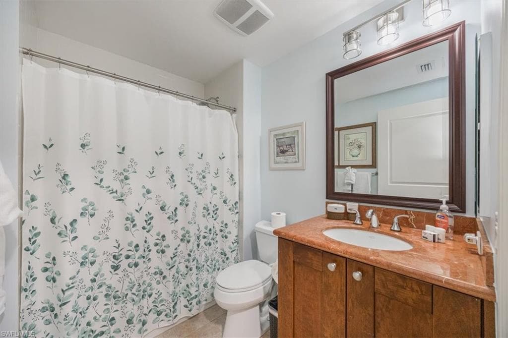 985 Sandpiper ST # 206, NAPLES FL 34102-21