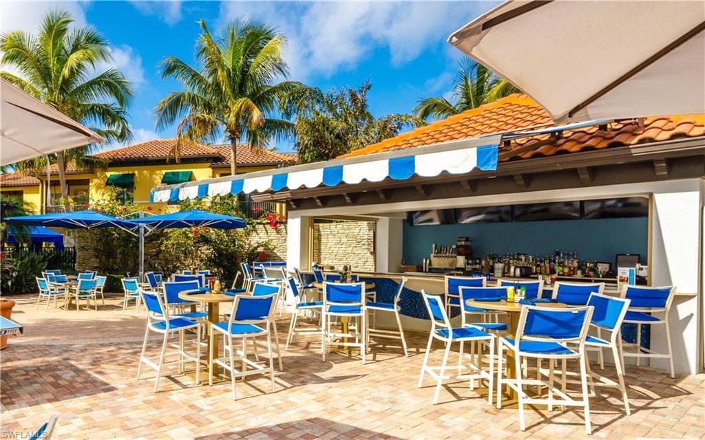 985 Sandpiper ST # 206, NAPLES FL 34102-30