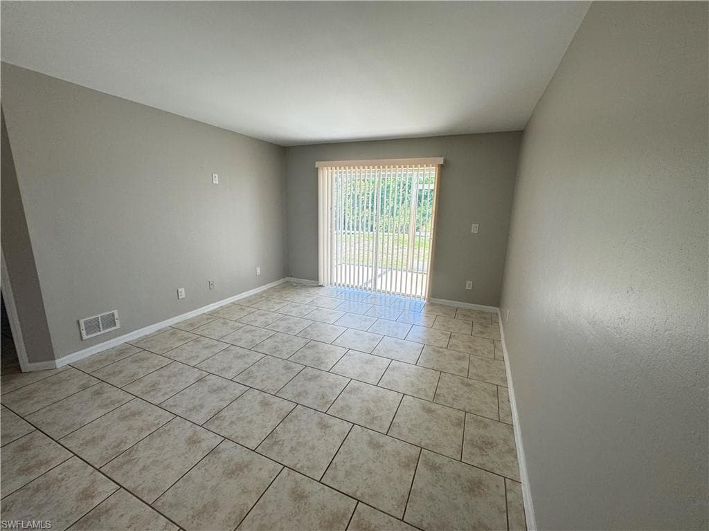 5031 Locke LN, LEHIGH ACRES FL 33973-12