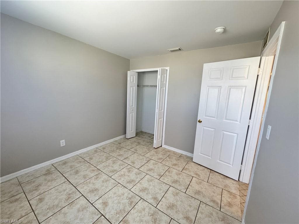 5031 Locke LN, LEHIGH ACRES FL 33973-9