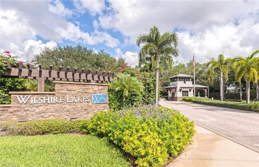 3775 Fieldstone BLVD # 102, NAPLES FL 34109-26