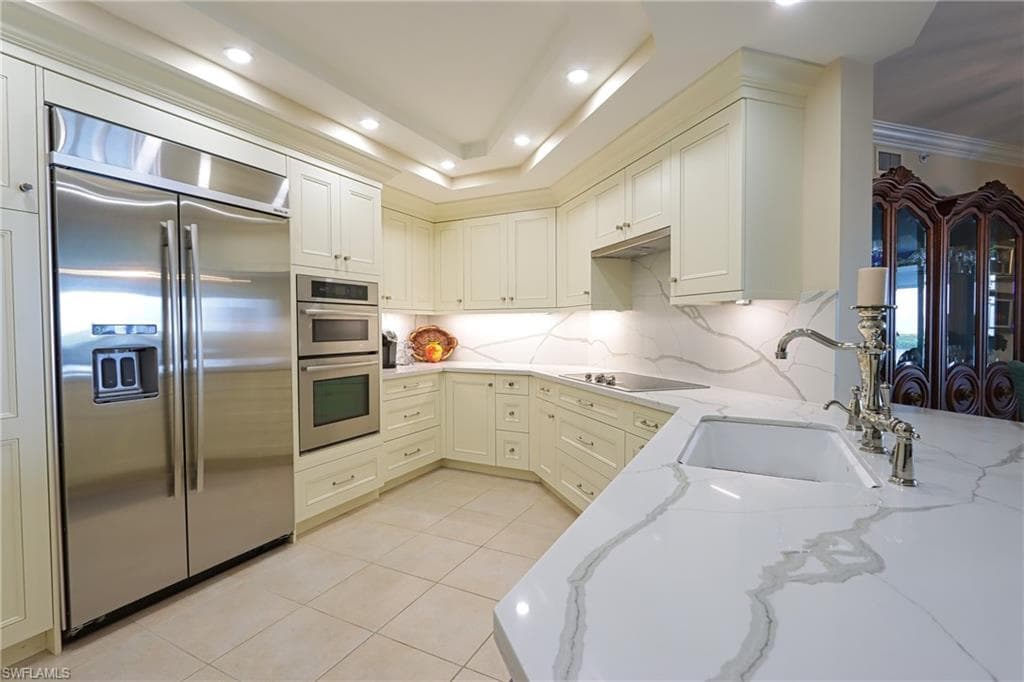 60 Seagate DR # 402, NAPLES FL 34103-7