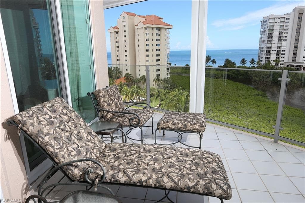 60 Seagate DR # 805, NAPLES FL 34103-5