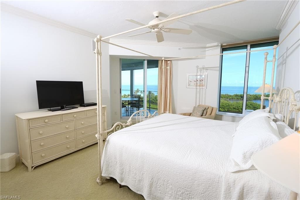 60 Seagate DR # 805, NAPLES FL 34103-15
