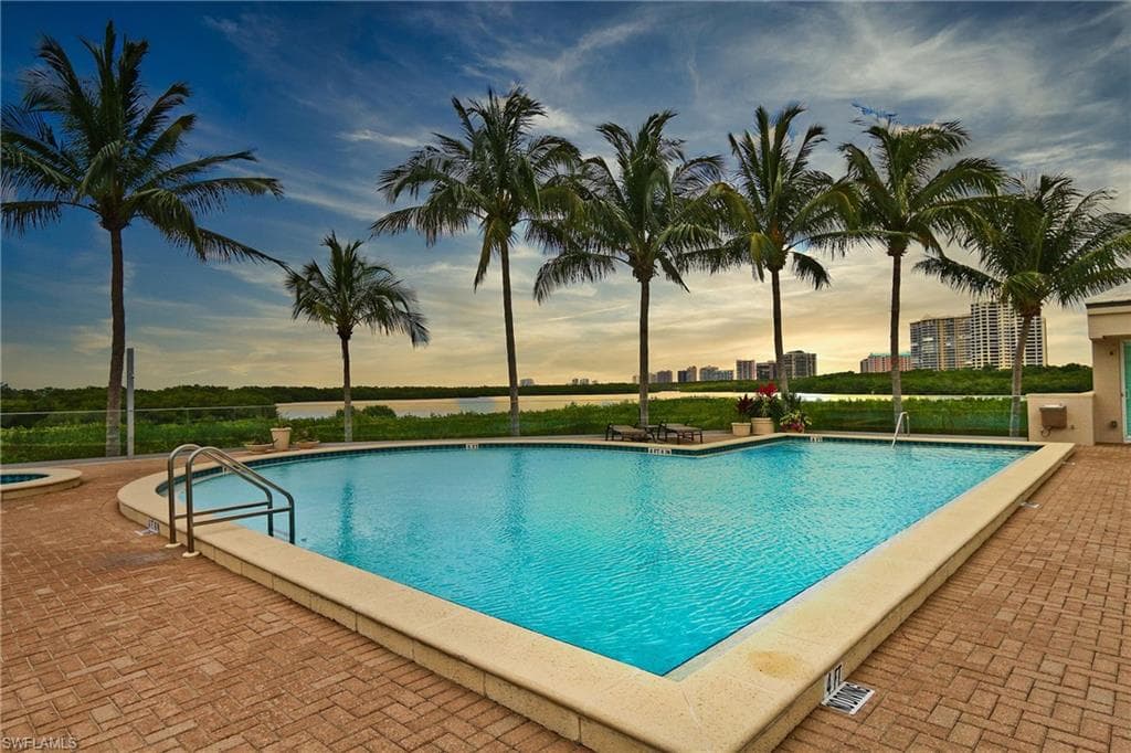 60 Seagate DR # 805, NAPLES FL 34103-25