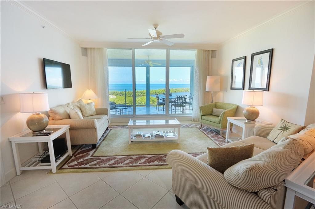60 Seagate DR # 805, NAPLES FL 34103-6