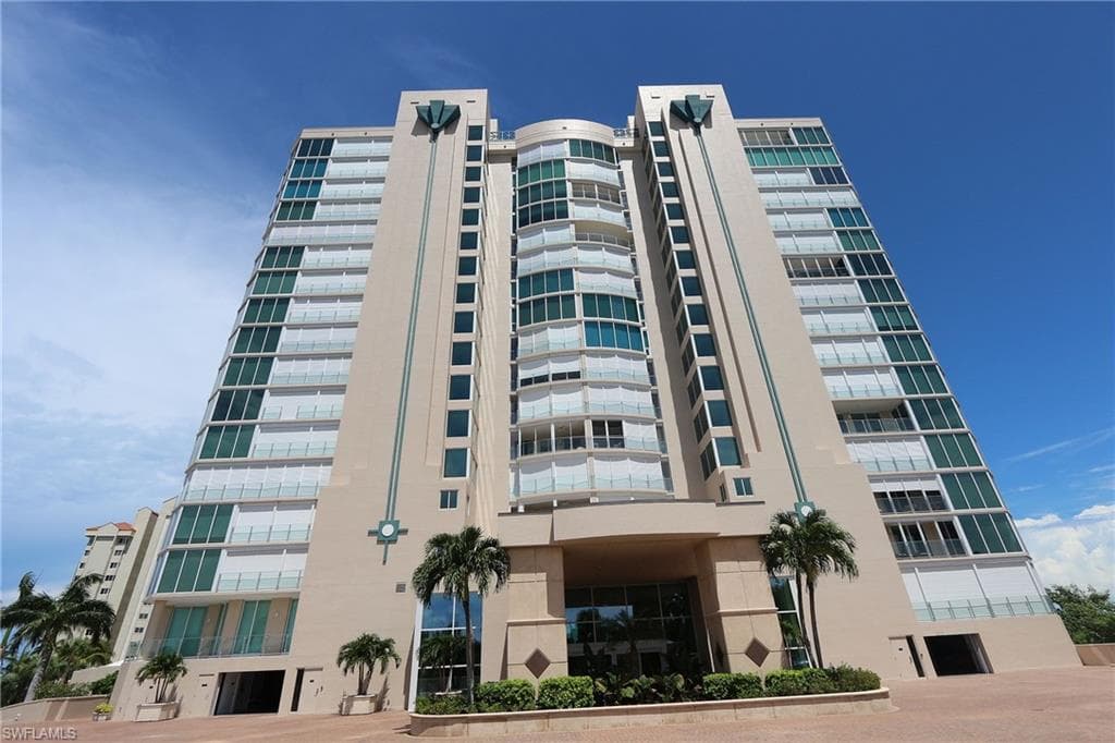 60 Seagate DR # 805, NAPLES FL 34103-27