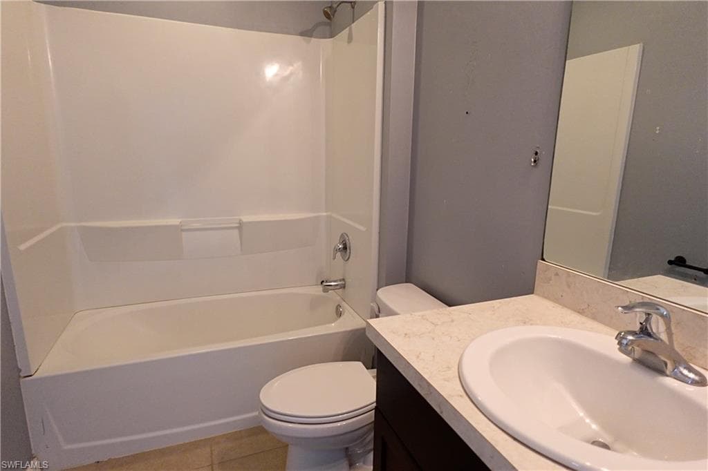 8350 Tortoise Isle CT, LEHIGH ACRES FL 33972-9