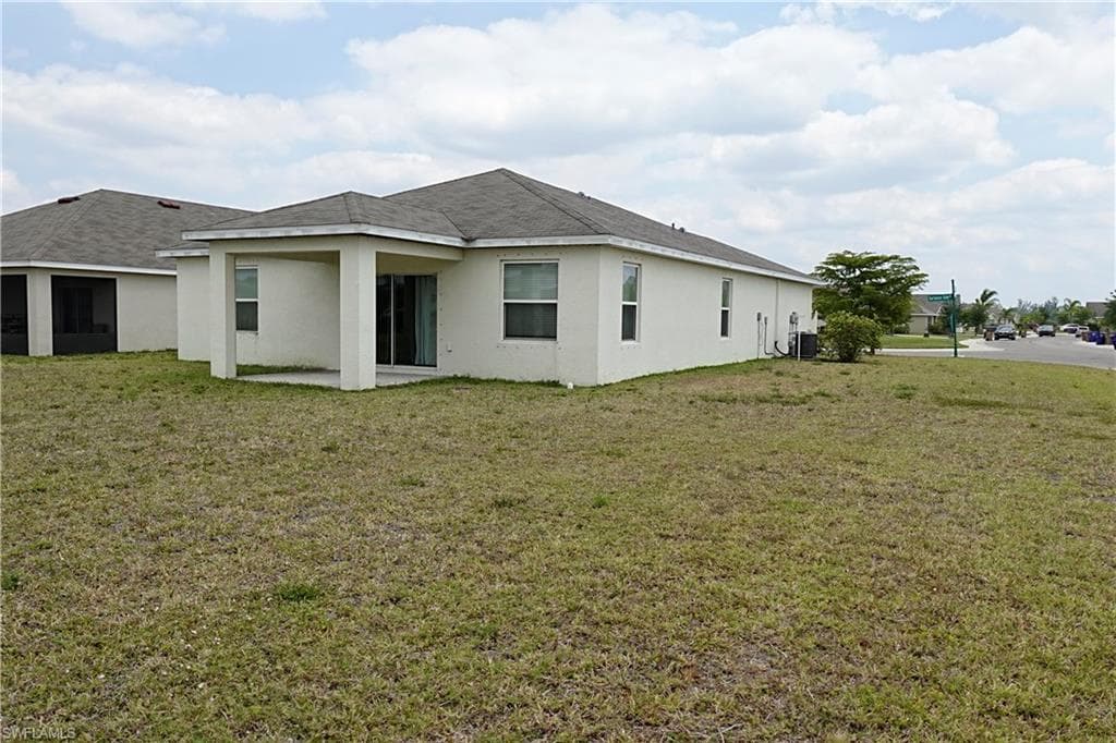 8350 Tortoise Isle CT, LEHIGH ACRES FL 33972-3