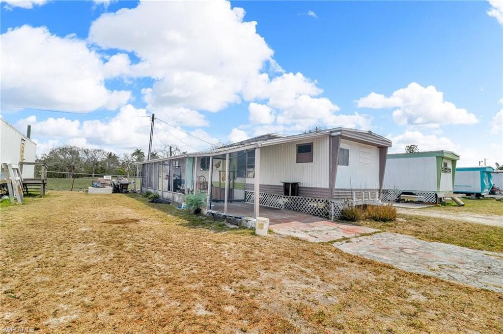 1165 Rewis DR, CHOKOLOSKEE FL 34138-5