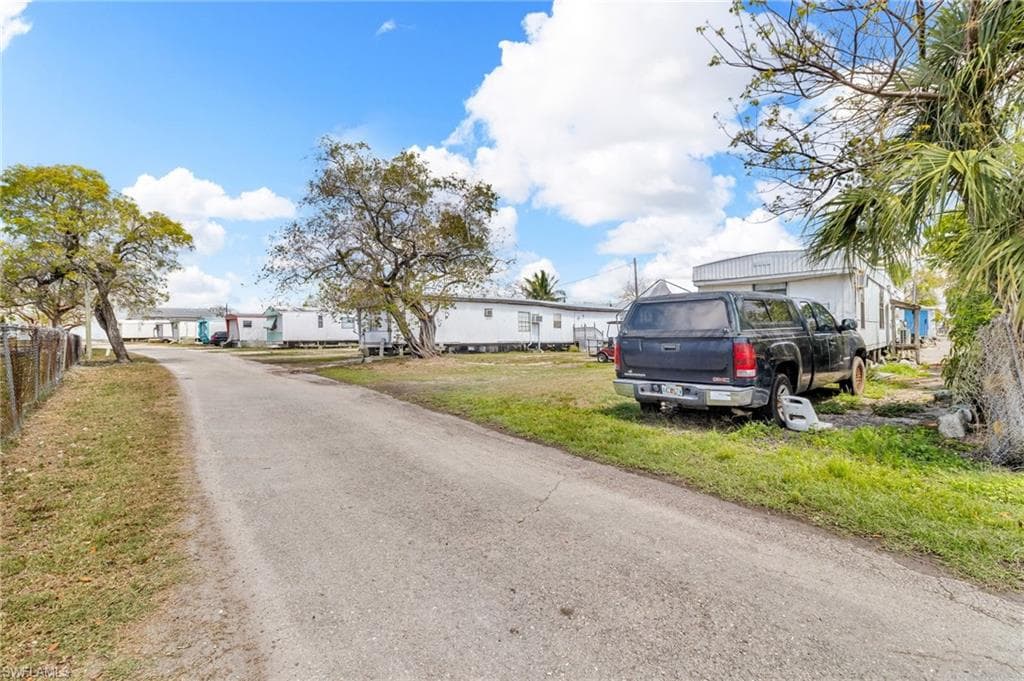 1165 Rewis DR, CHOKOLOSKEE FL 34138-6