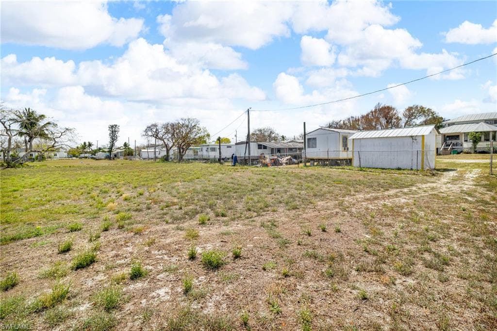 1165 Rewis DR, CHOKOLOSKEE FL 34138-14