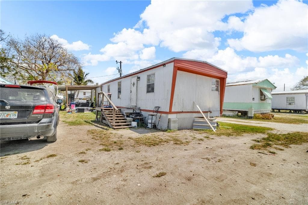 1165 Rewis DR, CHOKOLOSKEE FL 34138-10