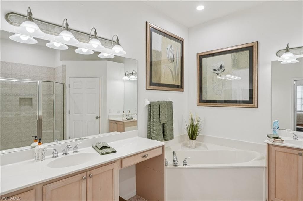 10100 Valiant CT # 201, MIROMAR LAKES FL 33913-17