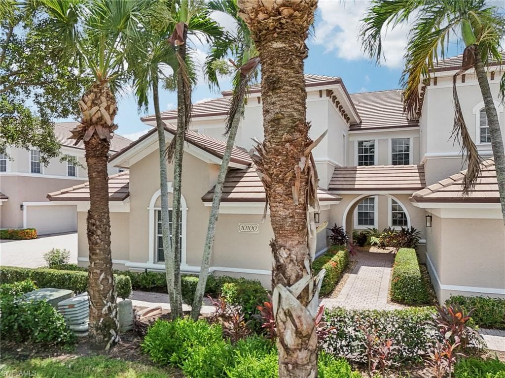 10100 Valiant CT # 201, MIROMAR LAKES FL 33913-30