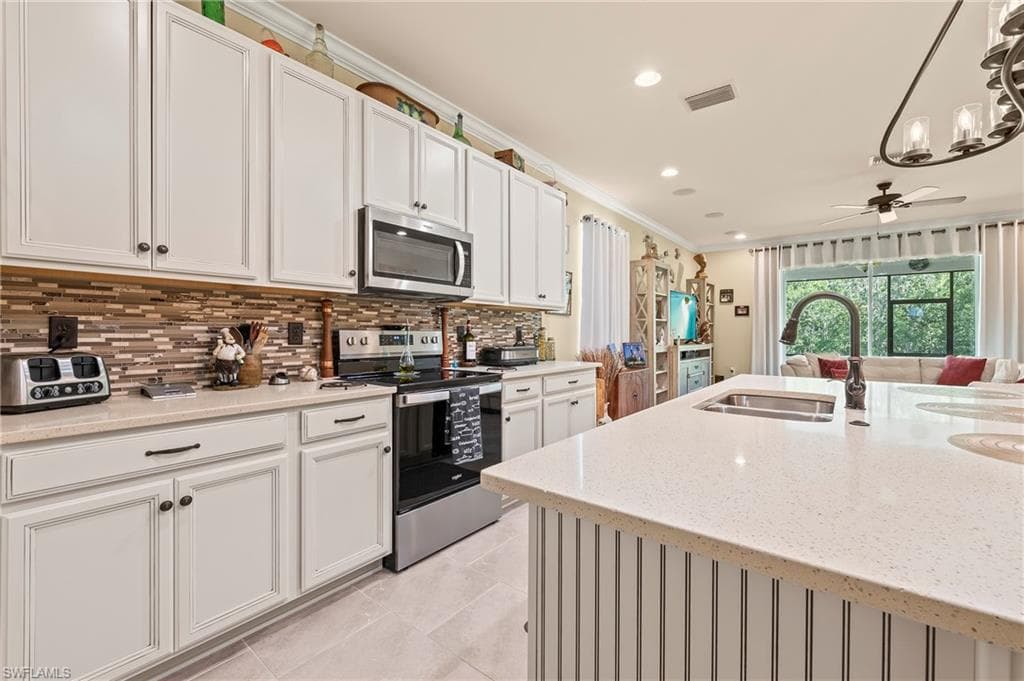 3865 Helmsman DR, NAPLES FL 34120-26
