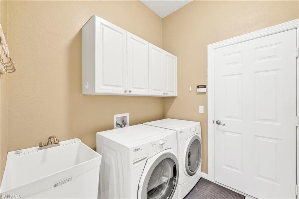 15864 Delaplata LN, NAPLES FL 34110-26