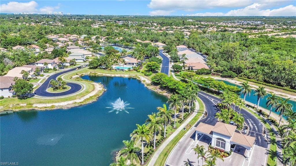 15864 Delaplata LN, NAPLES FL 34110-1