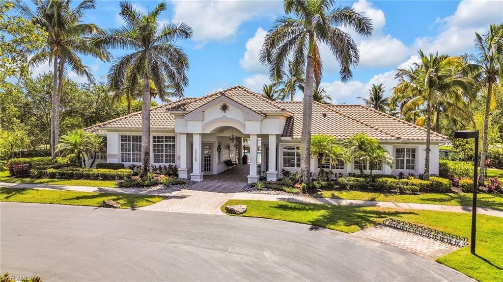 15864 Delaplata LN, NAPLES FL 34110-31