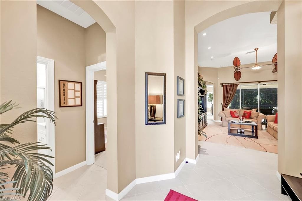 15864 Delaplata LN, NAPLES FL 34110-4