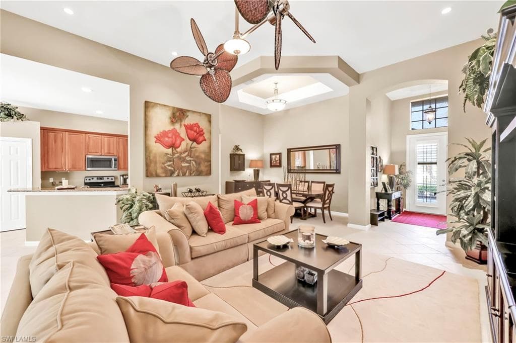 15864 Delaplata LN, NAPLES FL 34110-8